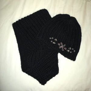 Black infinity scarf and hat set NWOT